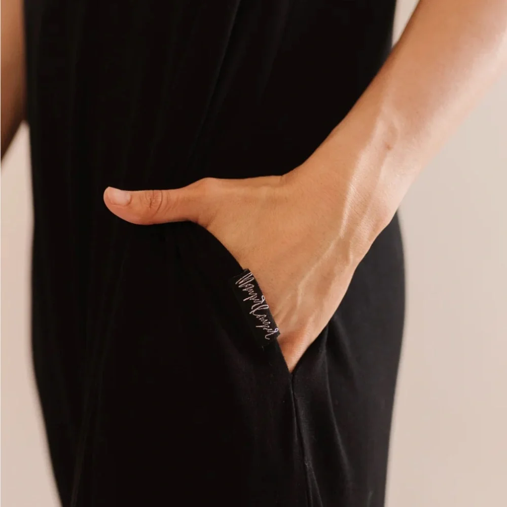 Momper Romper‎ Black Sleeveless Stretchy Jumpsuit. Size Medium.